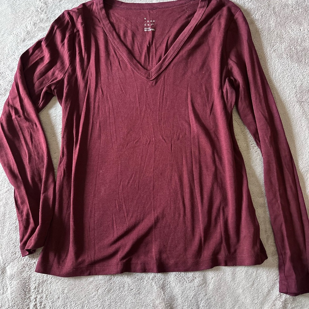 Women's V-Neck Long Sleeve Top - Burgundy